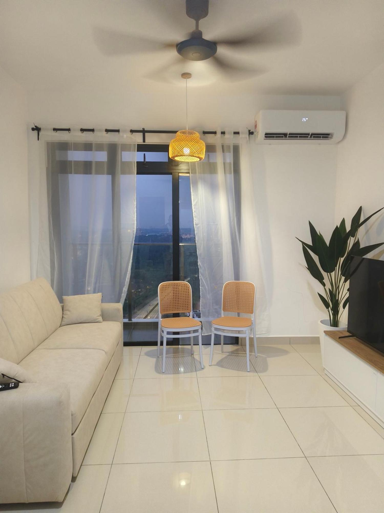 The Moon Homestay At 푸트라자야 외부 사진